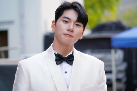 Aktor Lee Yi-kyung Bantah Keras Tuduhan Skandal Seksualitas, Siap Tempuh Jalur Hukum!