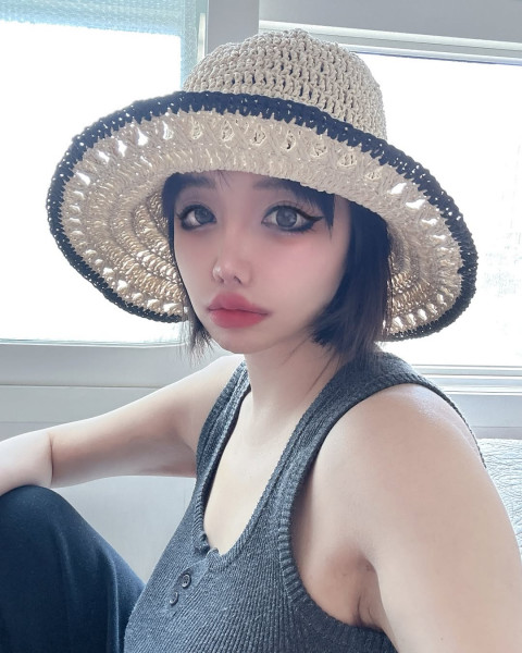 Tuntut Bayaran dari YG, Park Bom Sebut Angka Fantastis yang Tak Masuk Akal