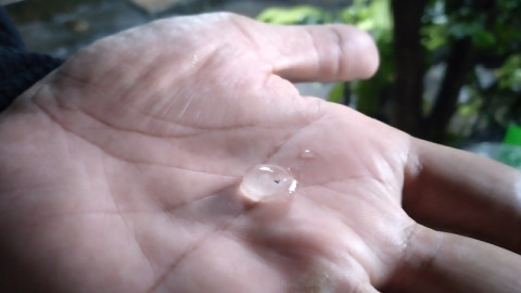 Hujan di Jakarta Mengandung Mikroplastik, Segini Jumlahnya