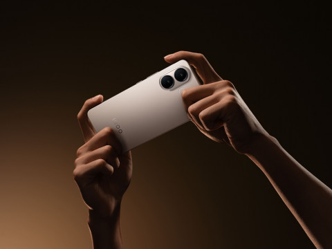 iQoo Z10R 5G Resmi Meluncur, Tawarkan Performa Kelas Gaming di Harga Rp3 Jutaan