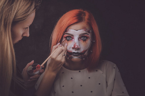 4 Rekomendasi Make Up yang Menyempurnakan Look Halloween Kamu