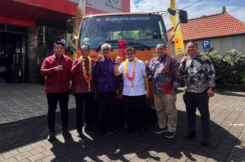 Donasikan Mitsubishi Fuso ke SMK PGRI 2 Badung, Cara KTB Akselerasi Pendidikan