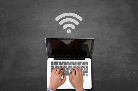 Cara Memperkuat Sinyal WiFi di Laptop agar Koneksi Internet Lebih Stabil