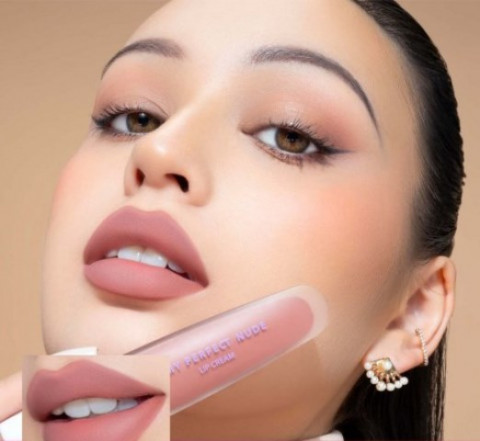 4 Rekomendasi Lipstik untuk Bibir Two Tone, Harga Mulai dari Rp50 Ribu