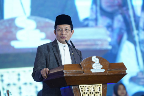 Video Viral Tokoh Agama Cium Anak Perempuan, Ini Respons Menteri Agama