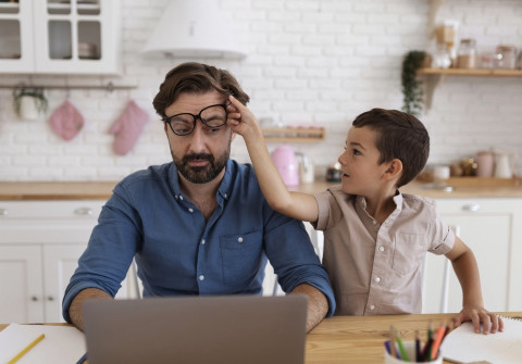 5 Trik untuk Ayah Ubah Stres jadi Energi Positif