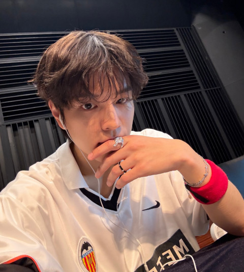 Seungmin Stray Kids Batal Promosi Comeback karena Masalah Kesehatan