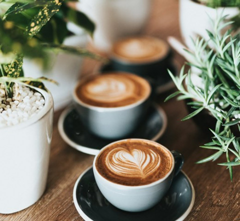 4 Makanan yang Harus Dihindari Saat Minum Kopi