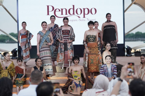 Pendopo Tampilkan Keindahan dan Harmoni Wastra dari Timur Indonesia