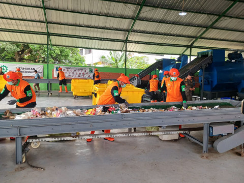 Resmi Beroperasi, TPS3R Lenteng Agung Mampu Kelola Sampah 30-40 Ton per Hari