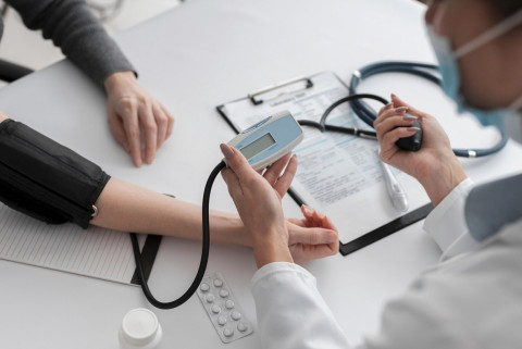 Halodoc Temukan Risiko Hipertensi hingga Diabetes dalam Cek Kesehatan Gratis di Tiga Kota