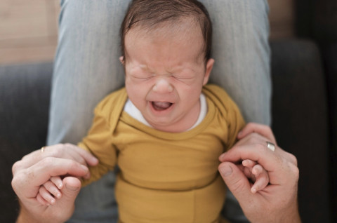 Mengapa Anak Balita Menjadi Histeris saat Orang Tuanya Pergi Bekerja?
