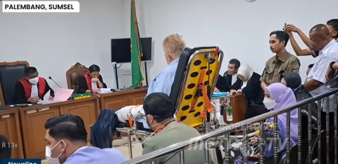 Meski Sakit, Haji Alim Tetap Hadiri Sidang Perdana di PN Palembang