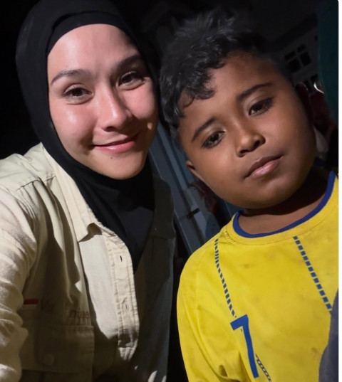 Kunjungi Pengungsi Banjir Aceh, Zaskia Adya Mecca Dapat Respons Tak Terduga dari Seorang Bocah