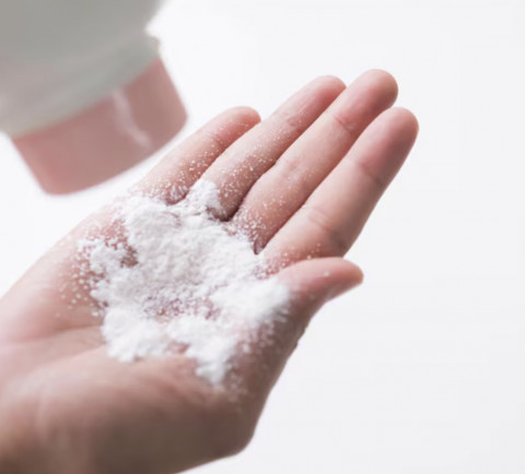 5 Rekomendasi Bedak Salicyl untuk Atasi Gatal saat Panas