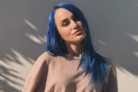 Musisi Camryn Magness Meninggal Akibat Kecelakaan Skuter Listrik