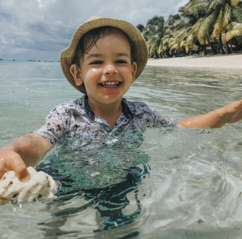 Orang Tua Wajib Tahu, Cara Melindungi Anak dari Risiko Saat Liburan