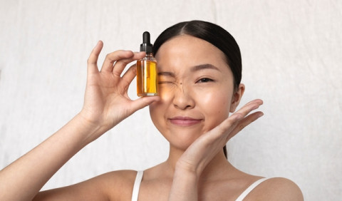 Skincare Essence Dipakai Kapan? Ini Hal-hal yang Perlu Kamu Ketahui