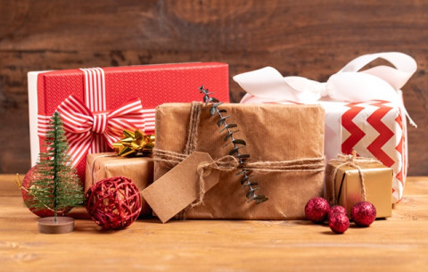 Tradisi Tukar Kado, Inilah 5 Ide Hadiah Natal untuk Temanmu