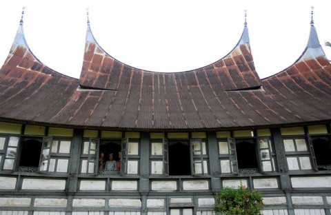 Mengenal Rumah Gadang, Rumah Adat Minangkabau dan Jenis-Jenisnya