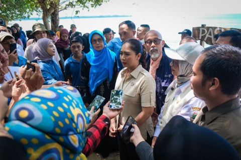 Tinjau Wisata di Banten, Wamenpar Ni Luh Soroti Sarana Mitigasi hingga Pungutan Liar