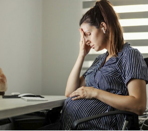 Penyebab Sakit Kepala selama Kehamilan yang Mungkin Para Ibu Hamil Mengalaminya