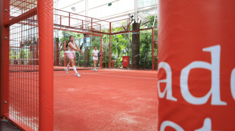 Staycation Sekaligus Olahraga, Mercure BSD Kini Punya Lapangan Padel Bergaya Boutique