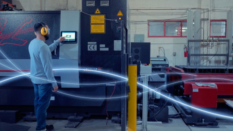 Kesenjangan Membesar, Manufaktur Menengah Tertinggal Jauh Soal Adopsi AI