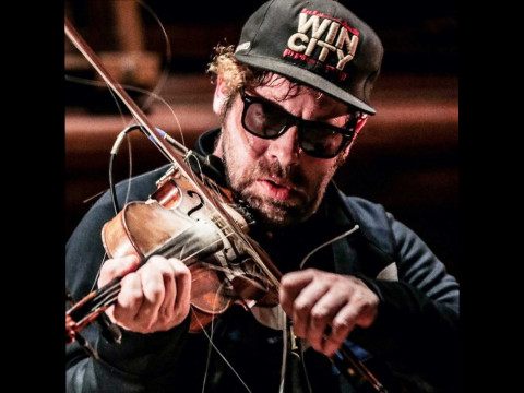 Konser Musisi Ini Dibatalkan karena AI Salah Kasih Info, Disebut Pelaku Kekerasan Seksual