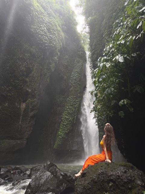 Bosan dengan Wisata yang Itu-itu Aja? Yuk, Intip 5 Air Terjun Terindah di Indonesia