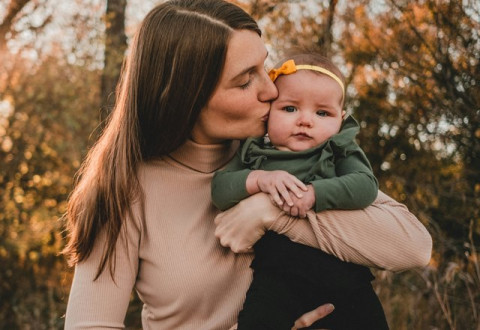 Dari Hormon hingga Hidrasi yang Dihadapi Moms Pascamelahirkan