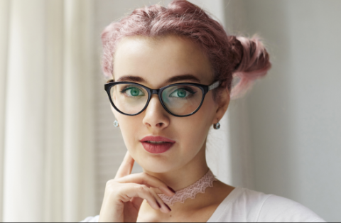 Inspirasi Model Kacamata untuk Wajah Bulat, Jangan Salah Pilih Lagi Ya!