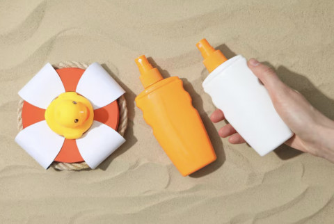 Sunblock vs Sunscreen, Mana yang Lebih Penting Dipakai?