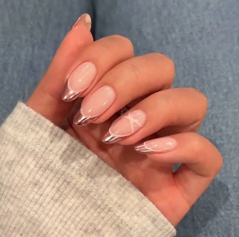 Top Berita Gaya: Inspirasi Nail Art Chrome hingga Rekomendasi Eye Cream