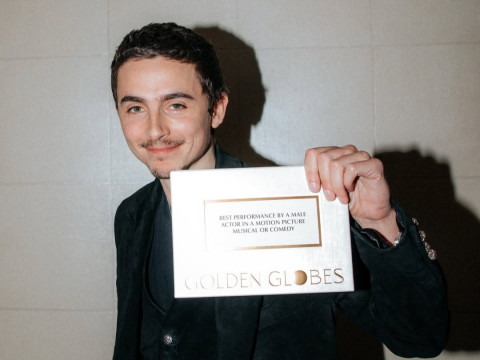Timothée Chalamet Bawa Pulang Piala Aktor Terbaik di Golden Globes 2026
