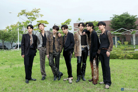 Resmi! BTS Bakal Kembali Konser di Jakarta