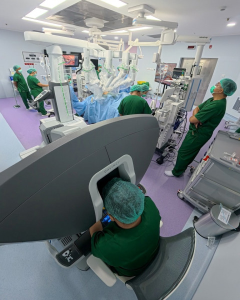 Prosedur Teknologi Robotik Da Vinci XI untuk Pengobatan Kanker Prostat