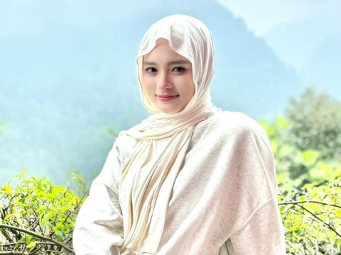 Rugi Besar, Bisnis Inara Rusli Mandek Akibat Kasus Dugaan Perzinaan