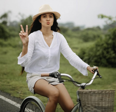 Top Berita Gaya: Inspirasi OOTD Aurelie Moeremans hingga Rumus Ambil Cuti