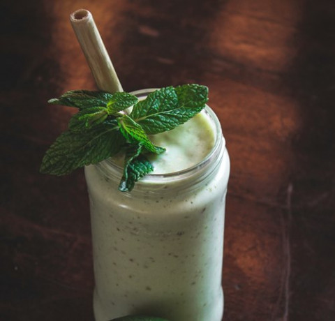 Tidak Cuma Makanan, 5 Minuman Ini Juga Bisa Membantu Turunkan Berat Badan