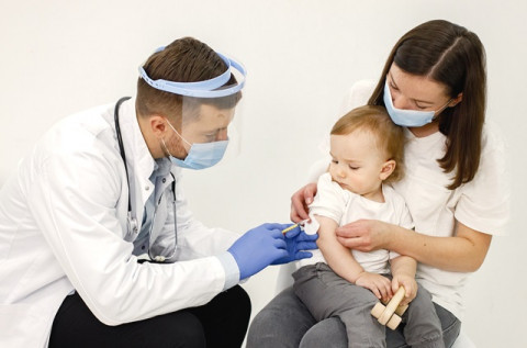 Save Jadwal Imunisasi Anak Sesuai Umur Biar Si Kecil Tetap Sehat Ya Moms!