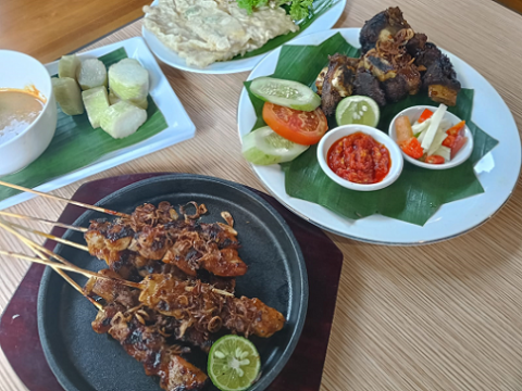 Jendela Rasa: Destinasi Kuliner Baru di Bintaro, Sajikan Sate Madura hingga Ayam Tangkep