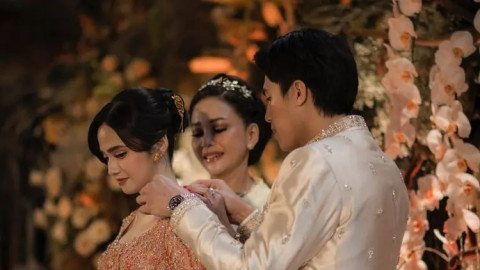 Kalung Syifa Hadju di Lamaran El Rumi, Harganya Bikin Netizen Terkejut