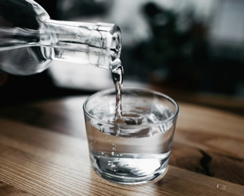 Enggak Cuma Hilangin Haus! Ini Jadwal Minum Air Putih Biar Metabolisme Makin 'Sat-set'