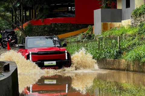 Mobil Listrik Jangan Terjang Banjir, Risiko Kerusakan Bisa Mahal