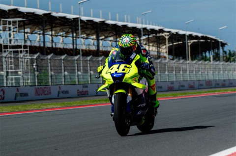 Riset Pelumas Baru Pertamina Enduro, Rossi Bilang Begini!