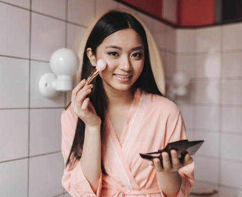 Bedak Oil Control VS Waterproof, Bedanya Apa? Ini Penjelasannya