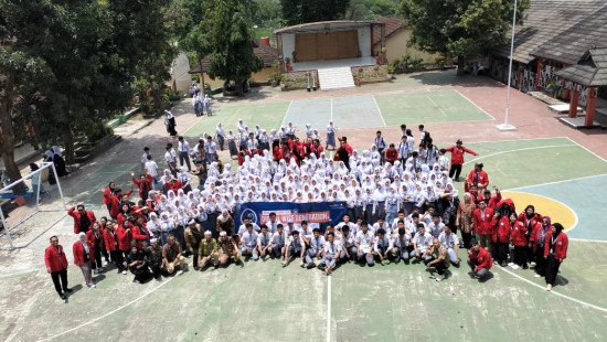 UMB gear social volunteering di SMA Negeri 1 Jatiluhur. Foto: UMB