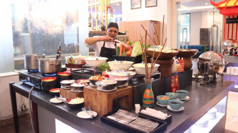 Ramadan Makin Hangat, ARYADUTA Palembang Sajikan Harmoni Rasa Lewat “Harmony of Peranakan”