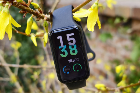 Rekomendasi Smartband Rasa Smartwatch Terpopuler 2026